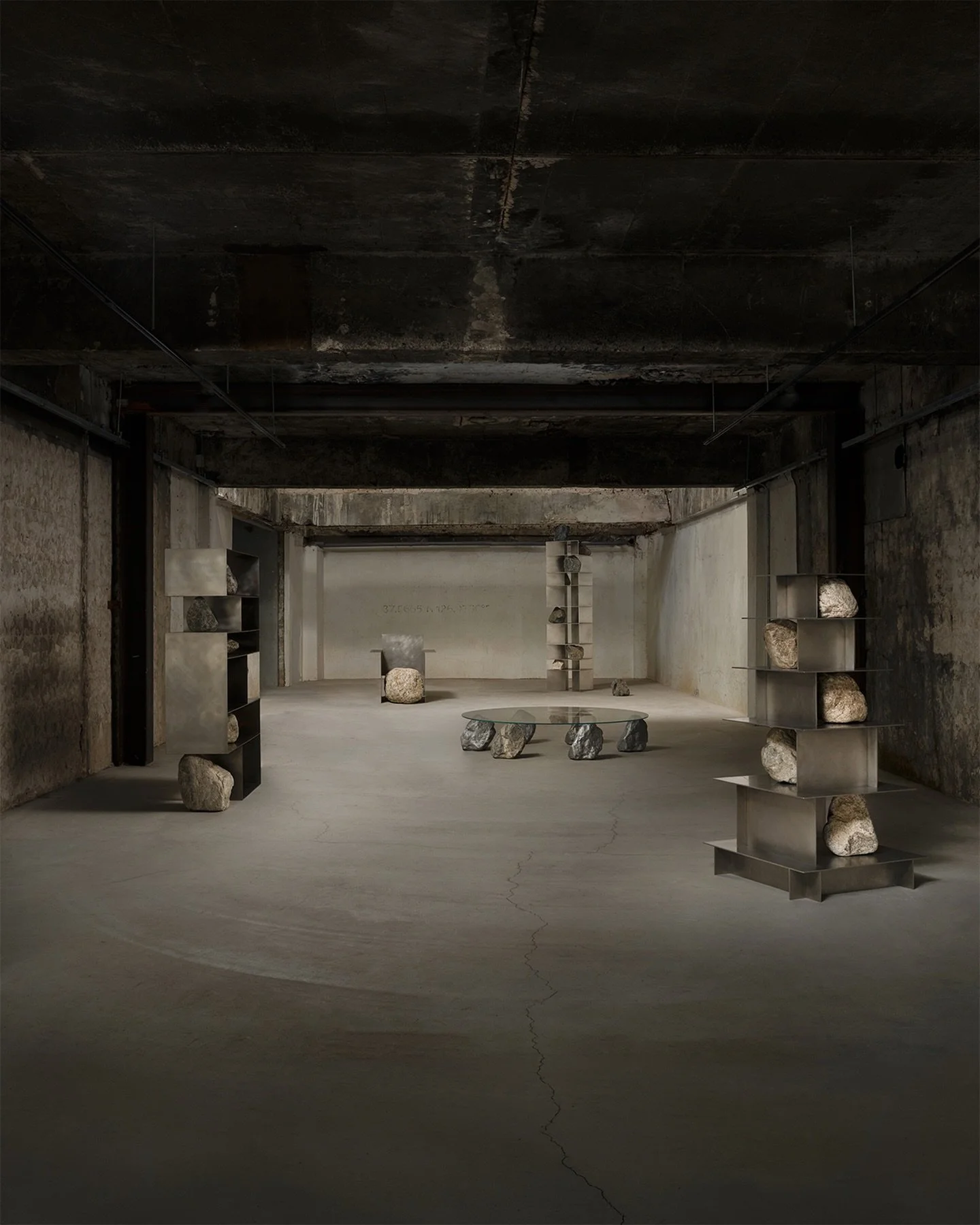 Human After All, shooting @galerie.philia exhibition in Seoul
Featuring artist @leesisan