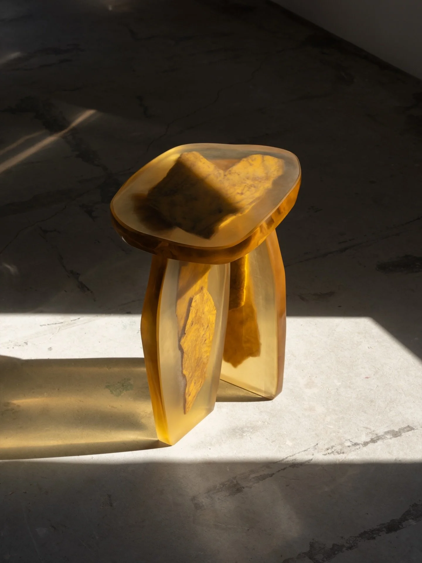 Shooting @galerie.philia exhibition in Seoul
Featuring artist @fictstudio