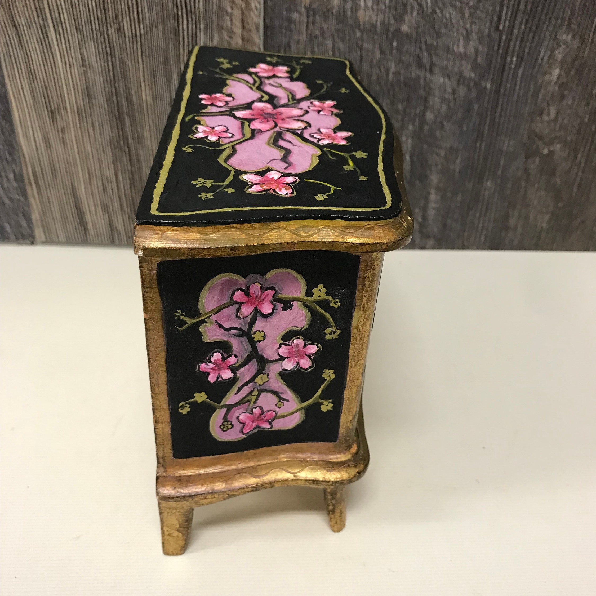https://i.etsystatic.com/6608914/r/il/c85f01/3183100661/il_fullxfull.3183100661_77p7.jpg