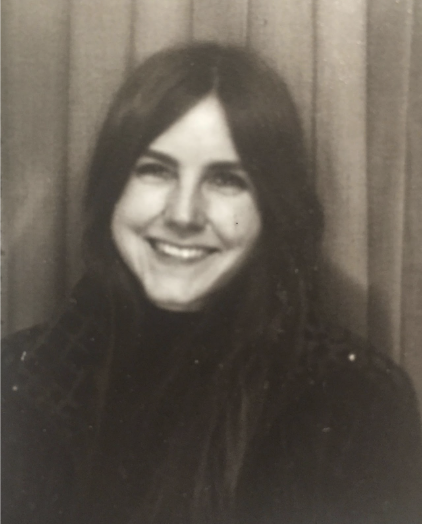 Libby Johnson, LPC, queer art therapist at One Love Studio in Chicago