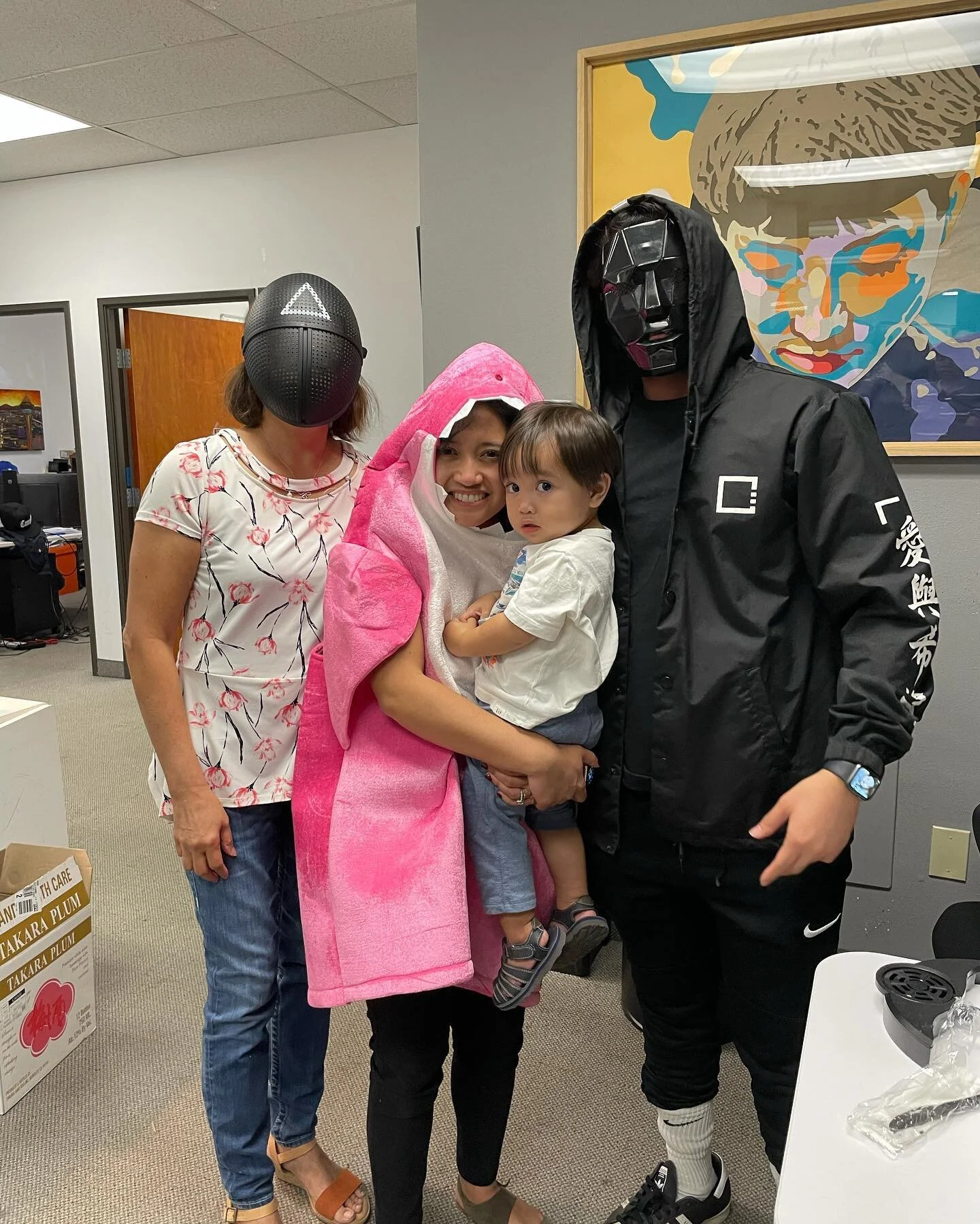 Halloween costume fun!

#halloweencostume #officeparty #halloweenofficeparty #party #fun
