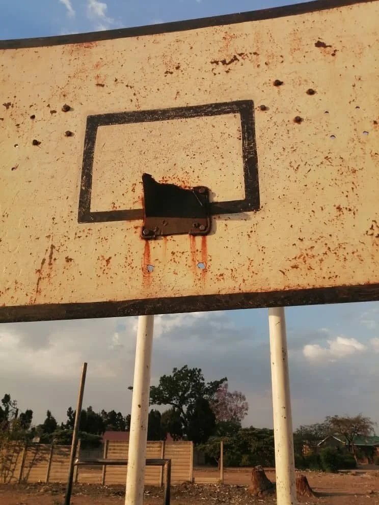 Every day, despite the many challenges, we are keeping kids safe at schools & community courts so they can play, grow and learn! Please let us know if you would like to support our team at H4H! #ubuntu #basketball #zimbabwe #justdoit #helpingothe