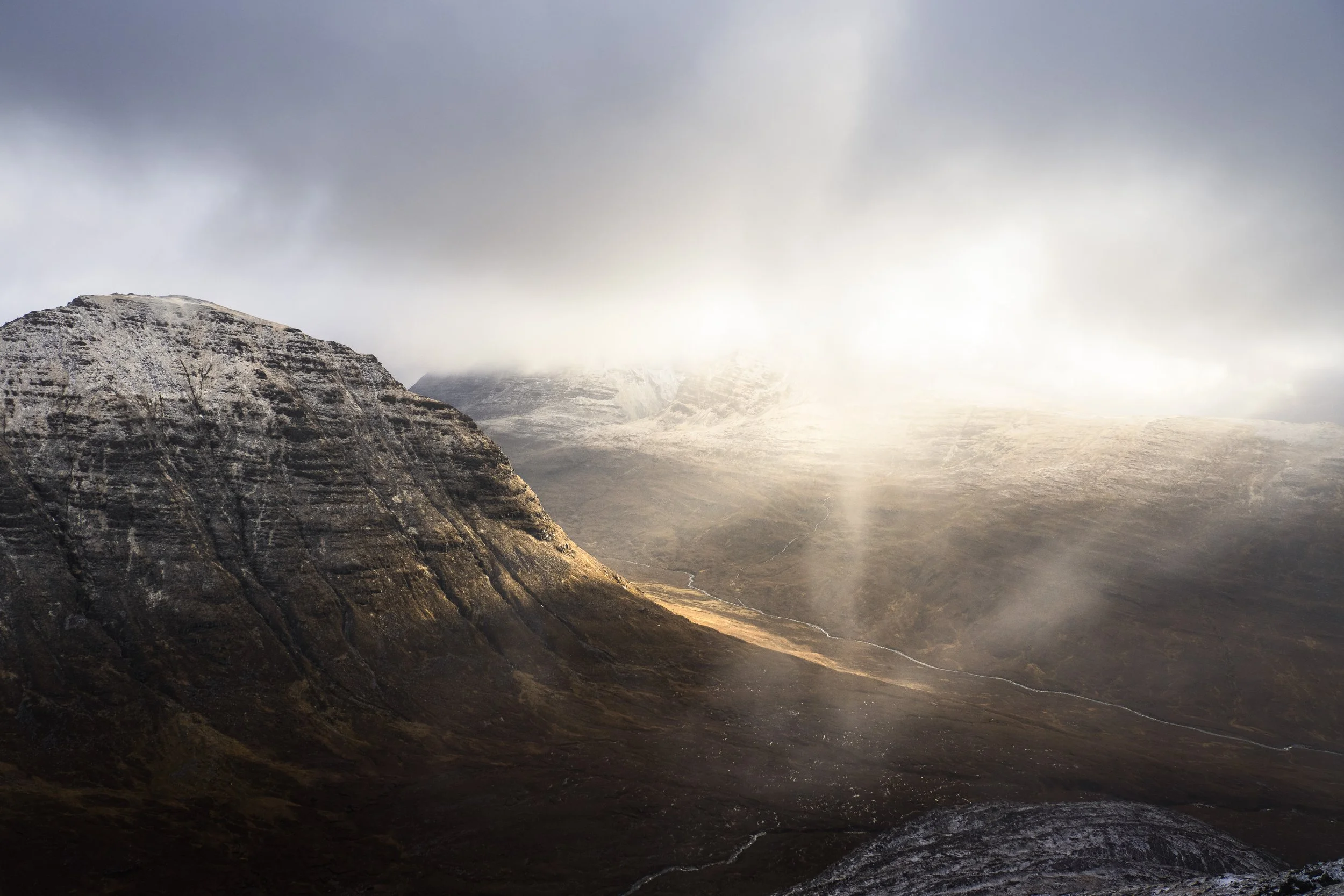Light over Liatach