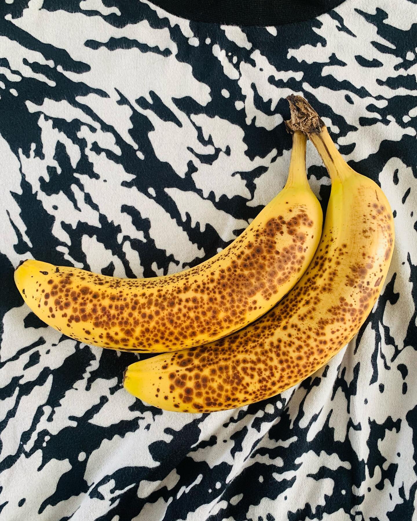 Top Banana! 
.
No other reason for posting this beyond the fact that the spots on the &lsquo;nana are pleasing.
.
As you were!

💛
#topbanana #nicespots #tooripetoeat #toogoodtopass