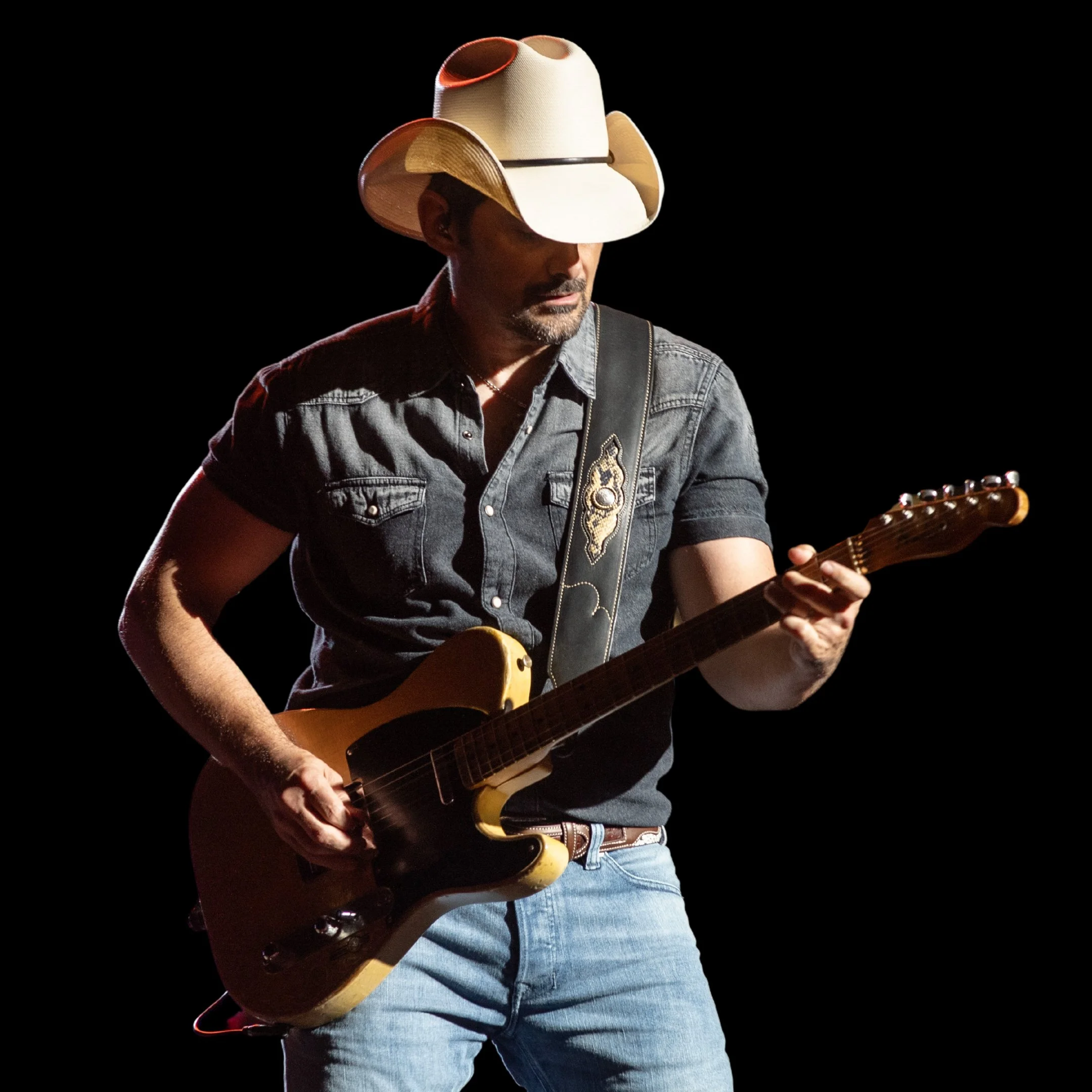 Brad Paisley Announces 'World Tour 2022'