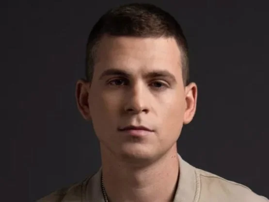 Chris Colston Turns His Man Cave into a Nursery for Baby Girl Emersyn in 'Boy Like Me' Music Video