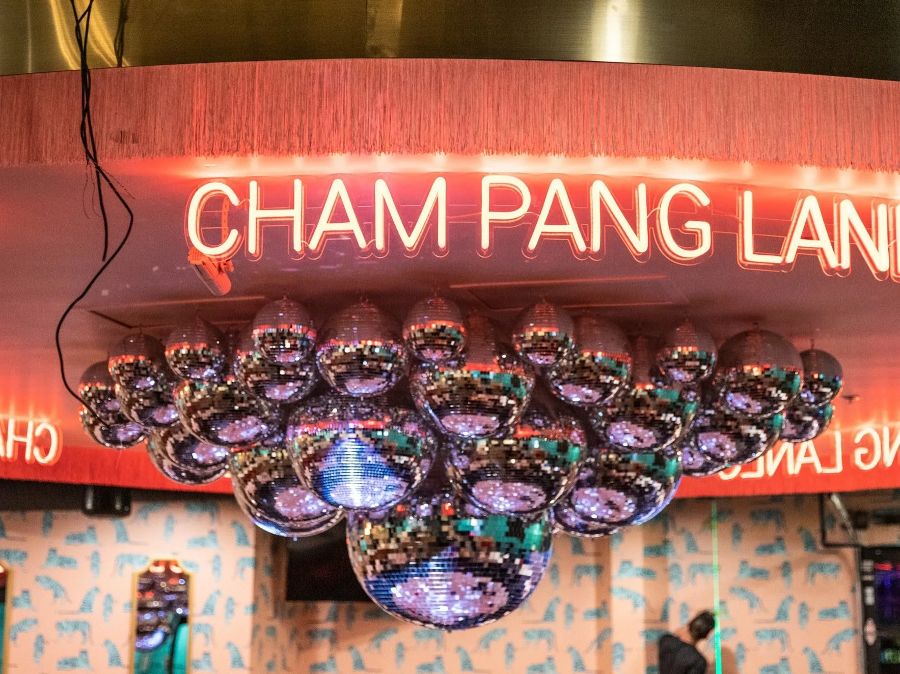 Châm Pang Lanes