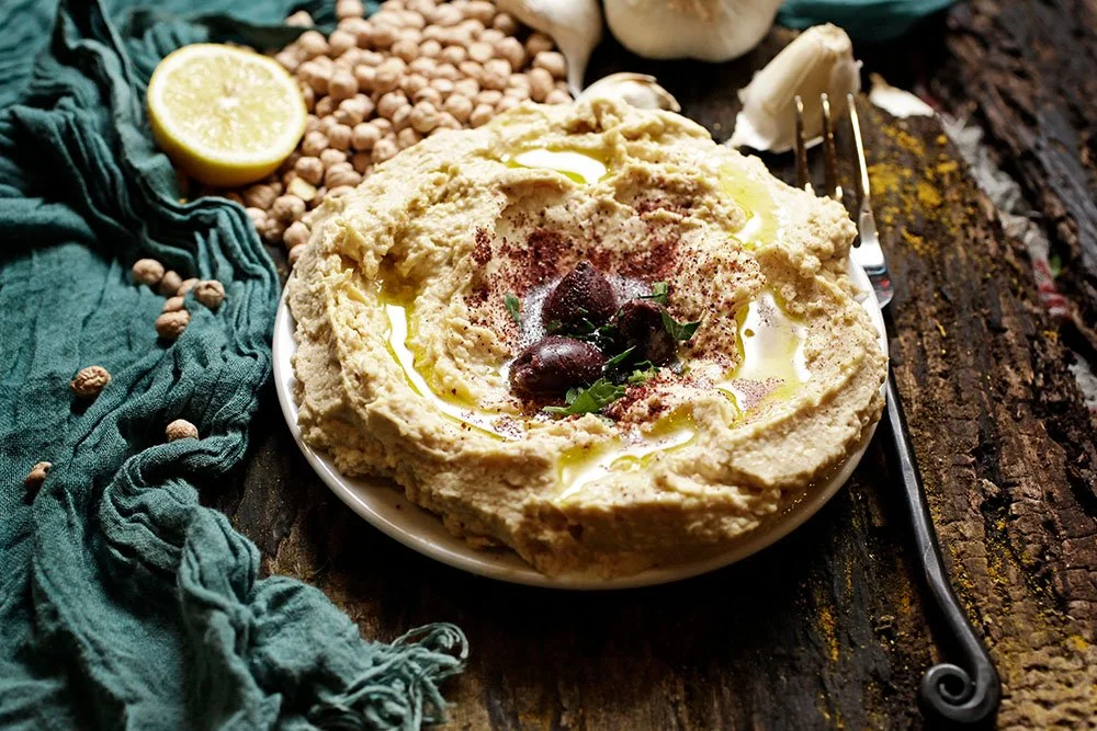 A Good Introduction to the Famous &amp; Creamy Hummus Dip