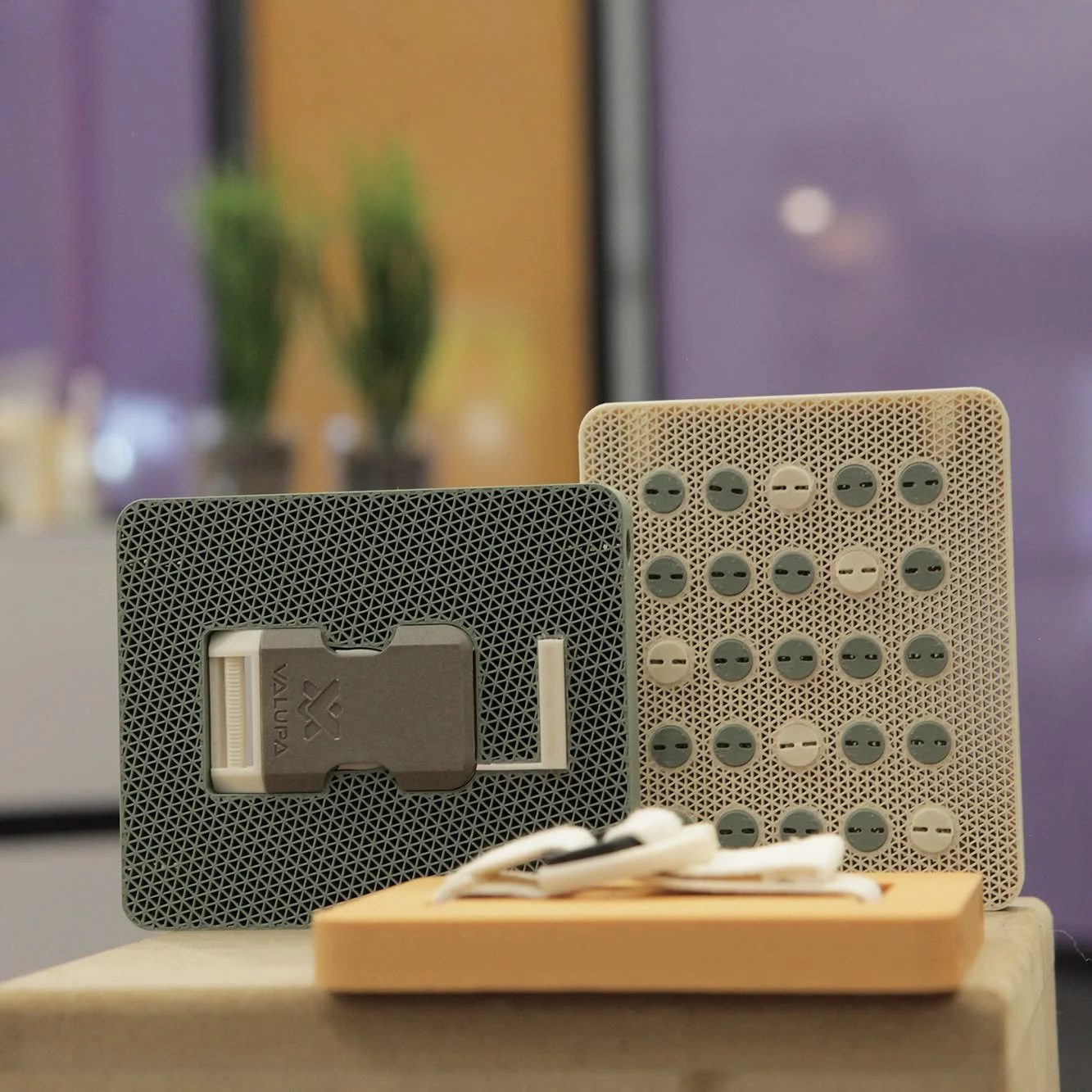 Nature sets the baseline for every decision we make. Its cycles show how materials should flow, not accumulate. That is why we work with waste streams from the food and textile sectors and turn them into new value.

Our biobased and compostable trims