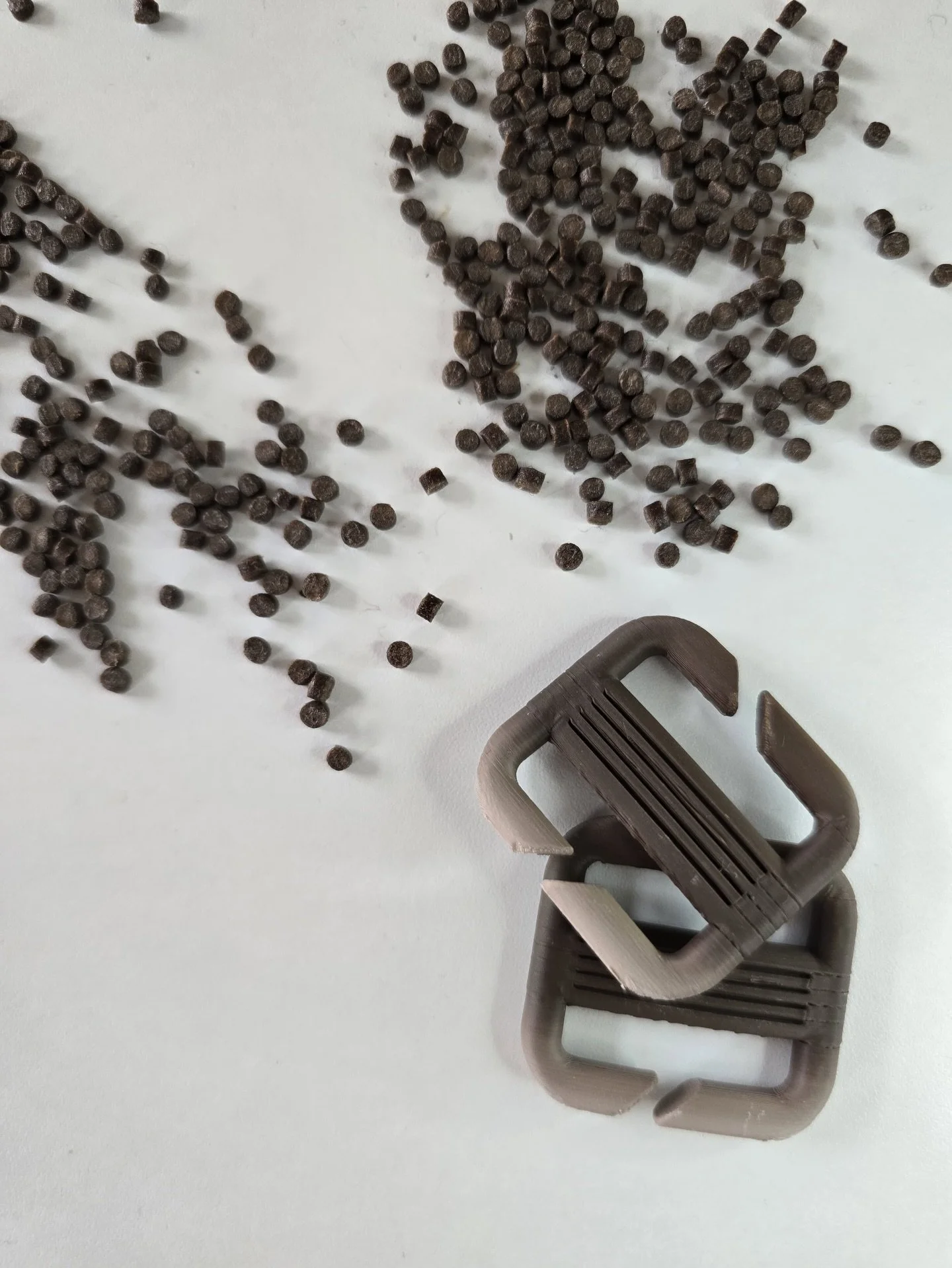 Colour in fashion trims isn&rsquo;t just aesthetics&hellip;

&hellip;. It&rsquo;s an environmental issue!

Most trims are dyed with synthetic colours that are often toxic. These dyes can:

⚪️ Pollute watersystems 
⚪️ Harm aqua life 
⚪️ Persist in the