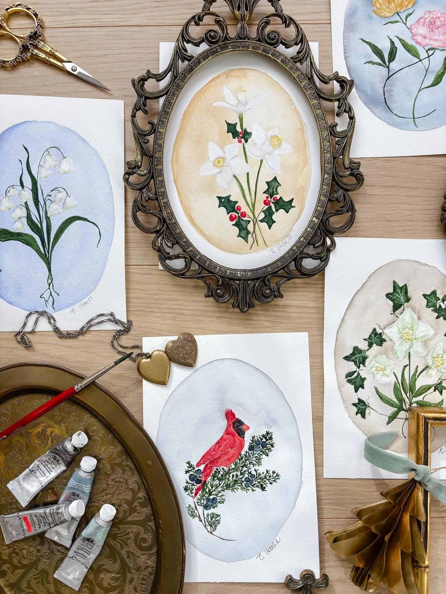 Holiday season coming in fast! ✨ (Too fast TBH, how is it November??) But here&rsquo;s a look at what&rsquo;s in the plans for my Holiday collection!! Details coming soon! 

#holidayart #shopsmall #watercolor #winterwatercolor #cardinalart #winterflo