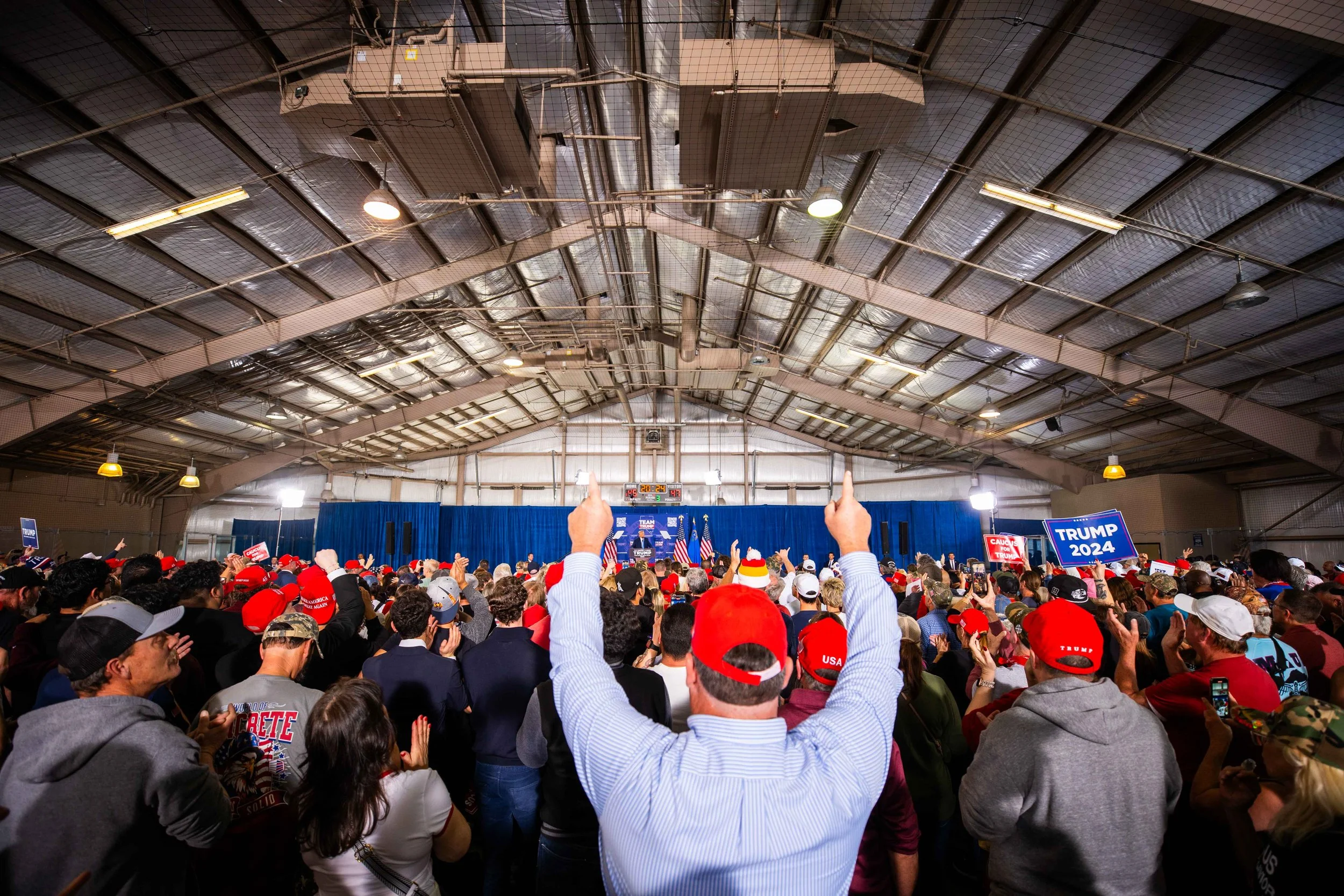 MARCO_TAVARES_HUMANITY_FOR_SALE_TRUMP_RALLY_LAS_VEGAS-16.JPG