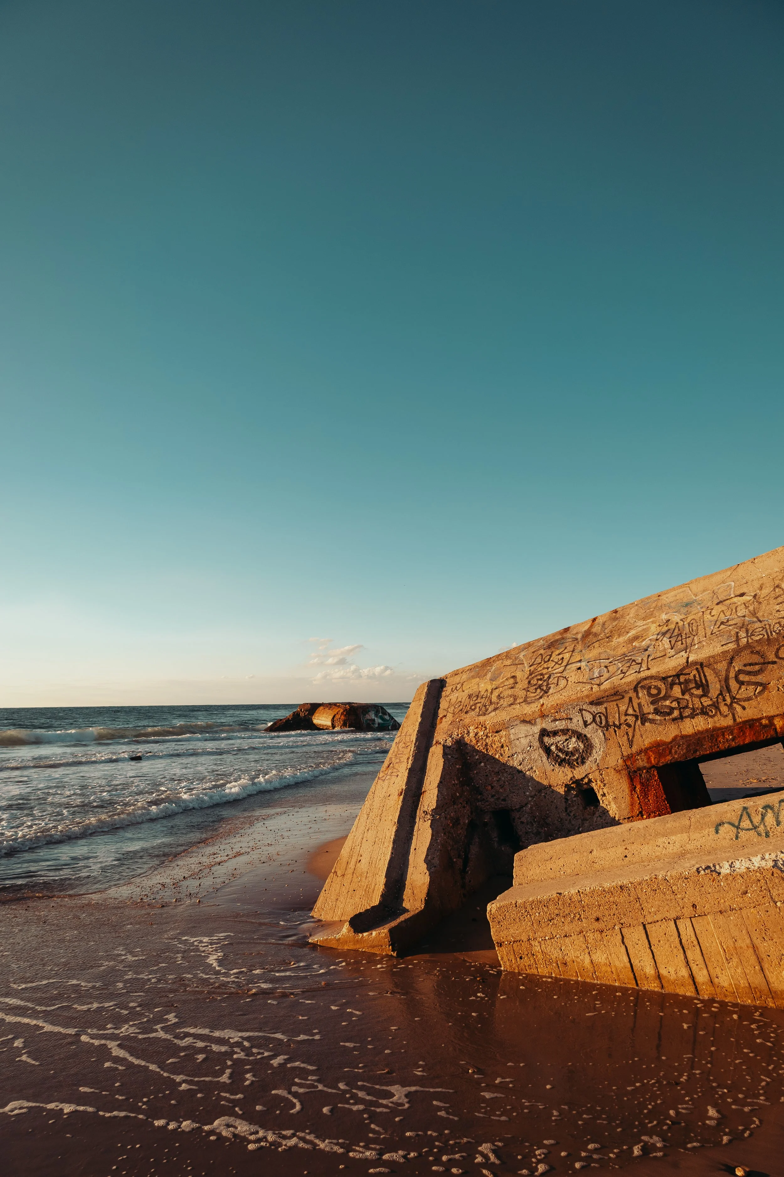 bunker-murdelatlantique-R667-casematedetir-atlantikwallexplorers-04.jpg