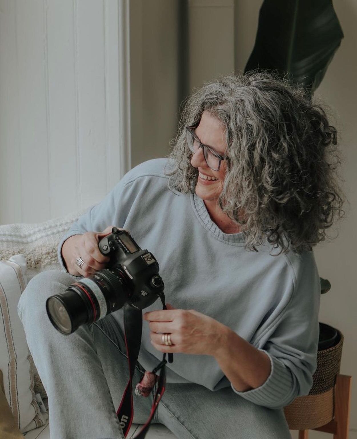 This lovely group of photographers booked @studio_anthology recently and got some beautiful shots of one another. It makes me so happy to see others enjoying this space! 📷🎥👏🏻
⠀⠀⠀⠀⠀⠀⠀⠀⠀
Photographers:
@juliabusatophotography
@paula_bell_photograph