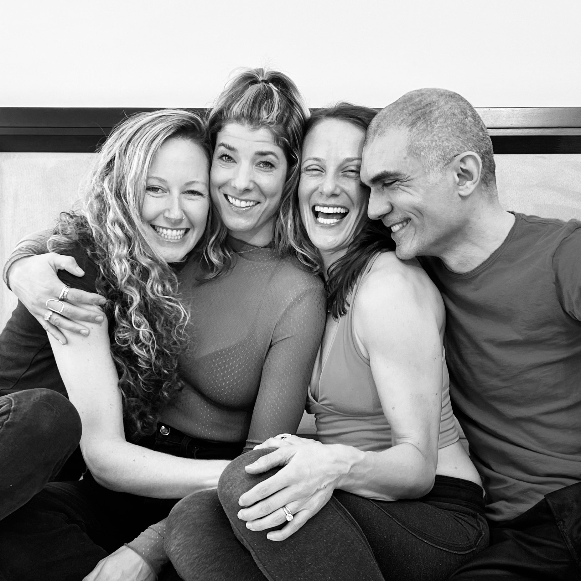#374 Kiss Like a Pro - with Erwan and Alicia Davon