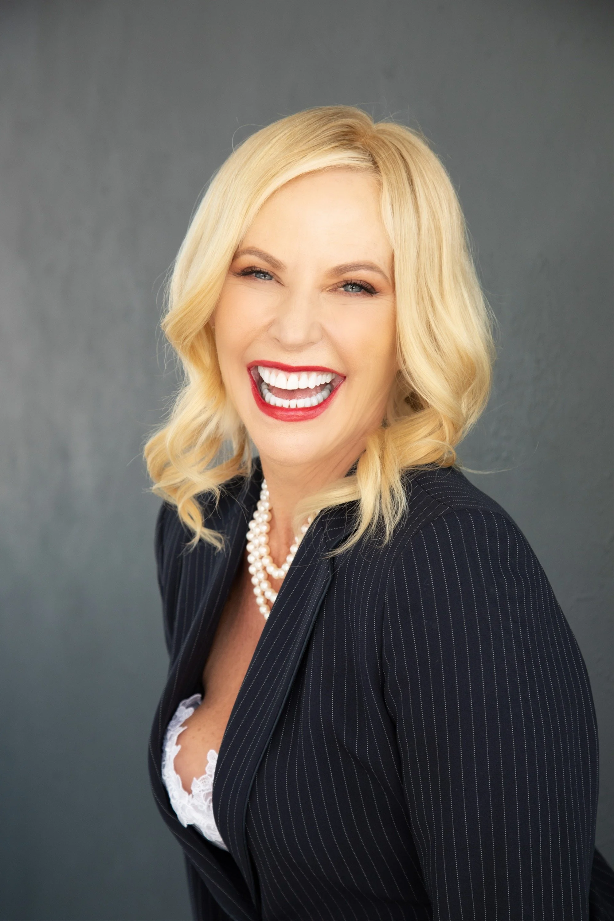 #483 How to Get Bigger Bits with Susan Bratton