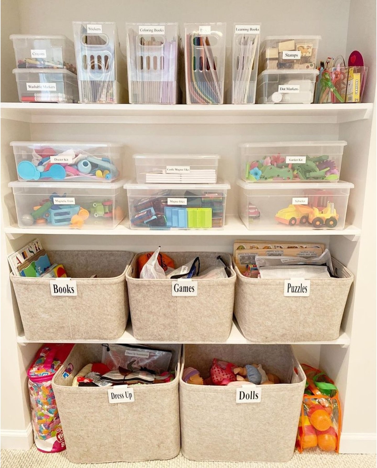 SPOTLIGHT POST! ✨ 

@claritythroughorganization definitely knows the key to moms heart! ✨ 

Not only does this space look amazing, it&rsquo;s also functional. It is a practical, simple system that kids can easily follow. Having a solid system for all
