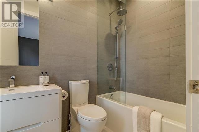 Int Bedroom 2 en-suite.jpg