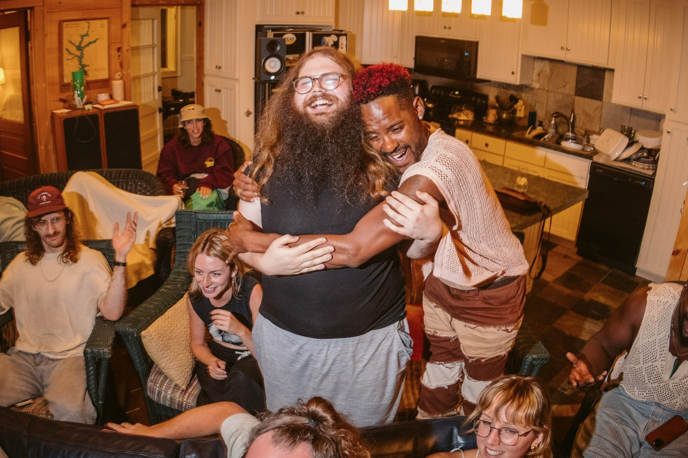 vel hugging damian.png