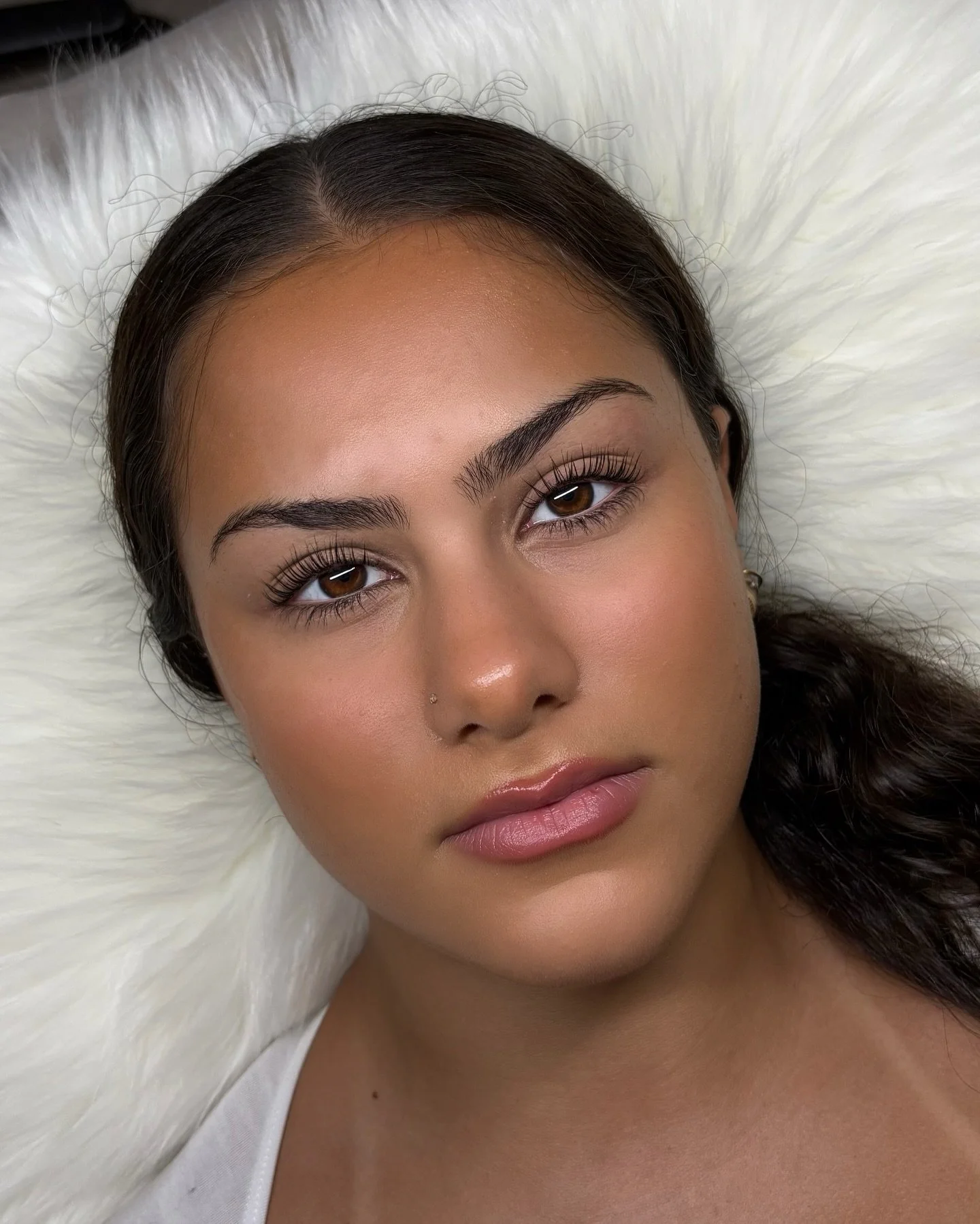 ✨ Lash Lift &amp; Tint by @jazmynlashes 🤍

Say goodbye to lash curlers! This service gives your lashes a long-lasting curl, opens up the eyes, and leaves you with a soft yet stunning natural look.
__________

⏳ Results last 6&ndash;8 weeks
💦 Mascar