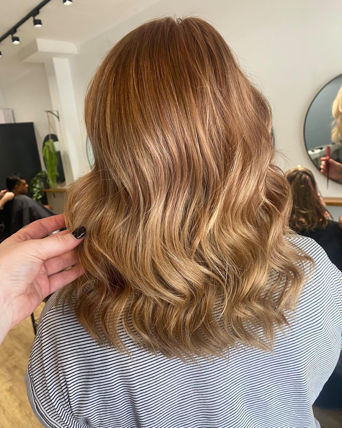Gorgeous strawberry blonde by our very talented new colourist Keira @the.hair.hustler 🍓 🍓🍓#hairfieldssalon #kirraweesalon #strawberryblondehair