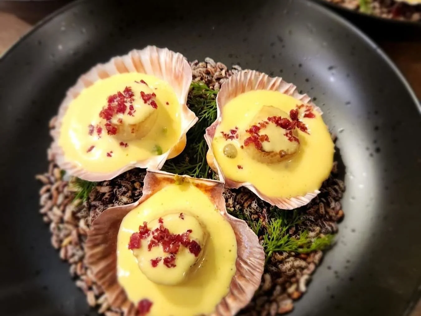Let our private chef inspire you with a customised menu for your next luxury charter.
Seared Japanese scallop with crushed peas and leek, citrus beurre blanc and crispy pancetta
Italian style linguine with prawns and nduja
White chocolate lemon posse