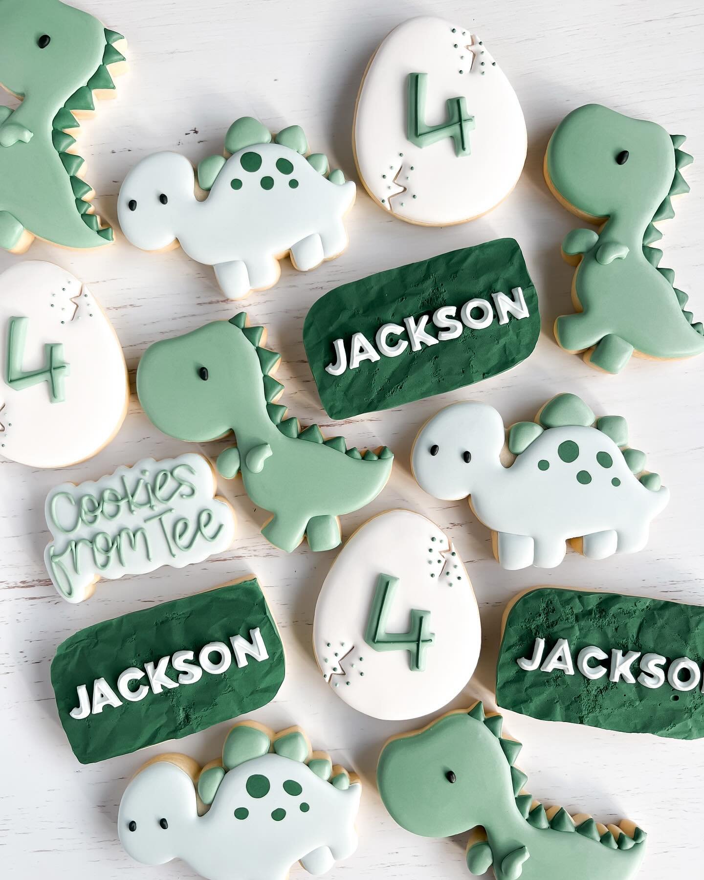 ROARing for this cute little dino set 🦖

________________________

#birthday #birthdaycookies #party #partycookies #dinosaur #dinosaurcookies #gift #vanillasugarcookies #sugarcookies #cookiedecorating #sugarcookiesofinstagram #cookiesofinstagram #cu