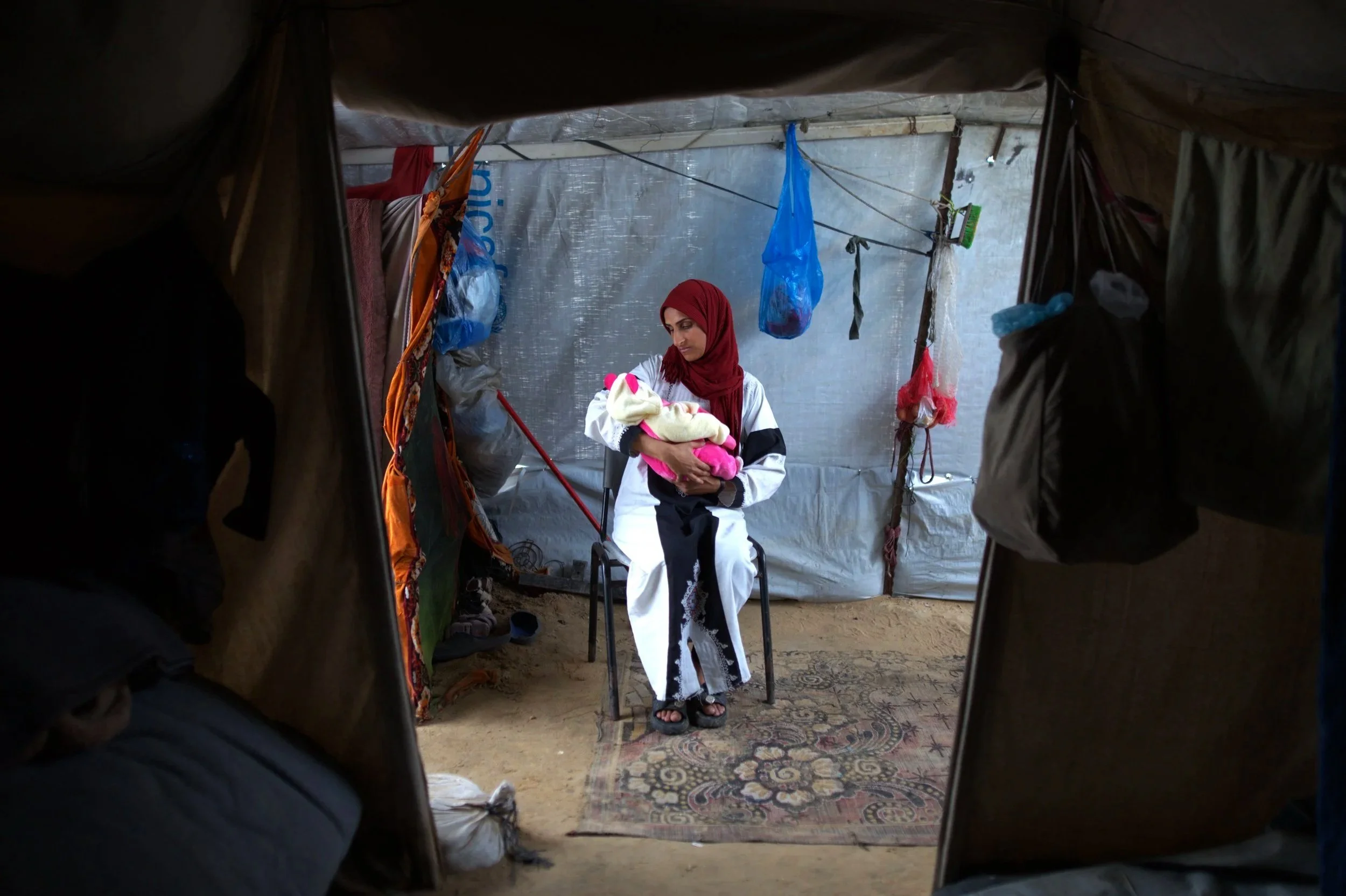 World Humanitarian Day: Protect humanitarian workers &amp; humanitarian law