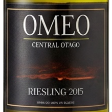 Omeo+Riesling+Bottle.png