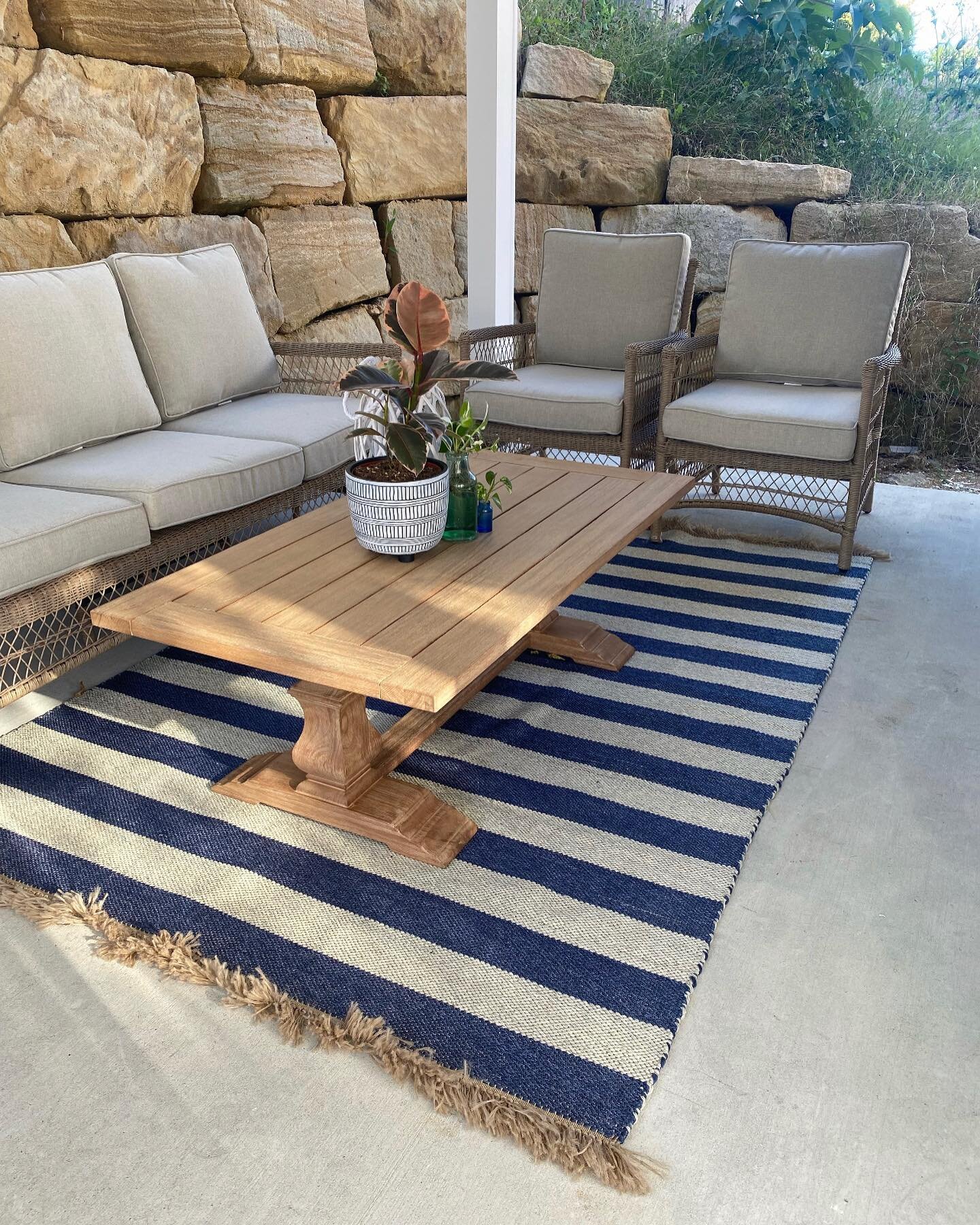 . 
I get so excited when I see our OUTDOOR RUGS in their new homes. . .
Look how happy our REVERSIBLE DOUBLE BAY RUG looks in its new home
💙
Available-
Blue
Charcoal
Green
Tan
All with a wide stripe on one side &amp; a small stripe on the other
💙
D