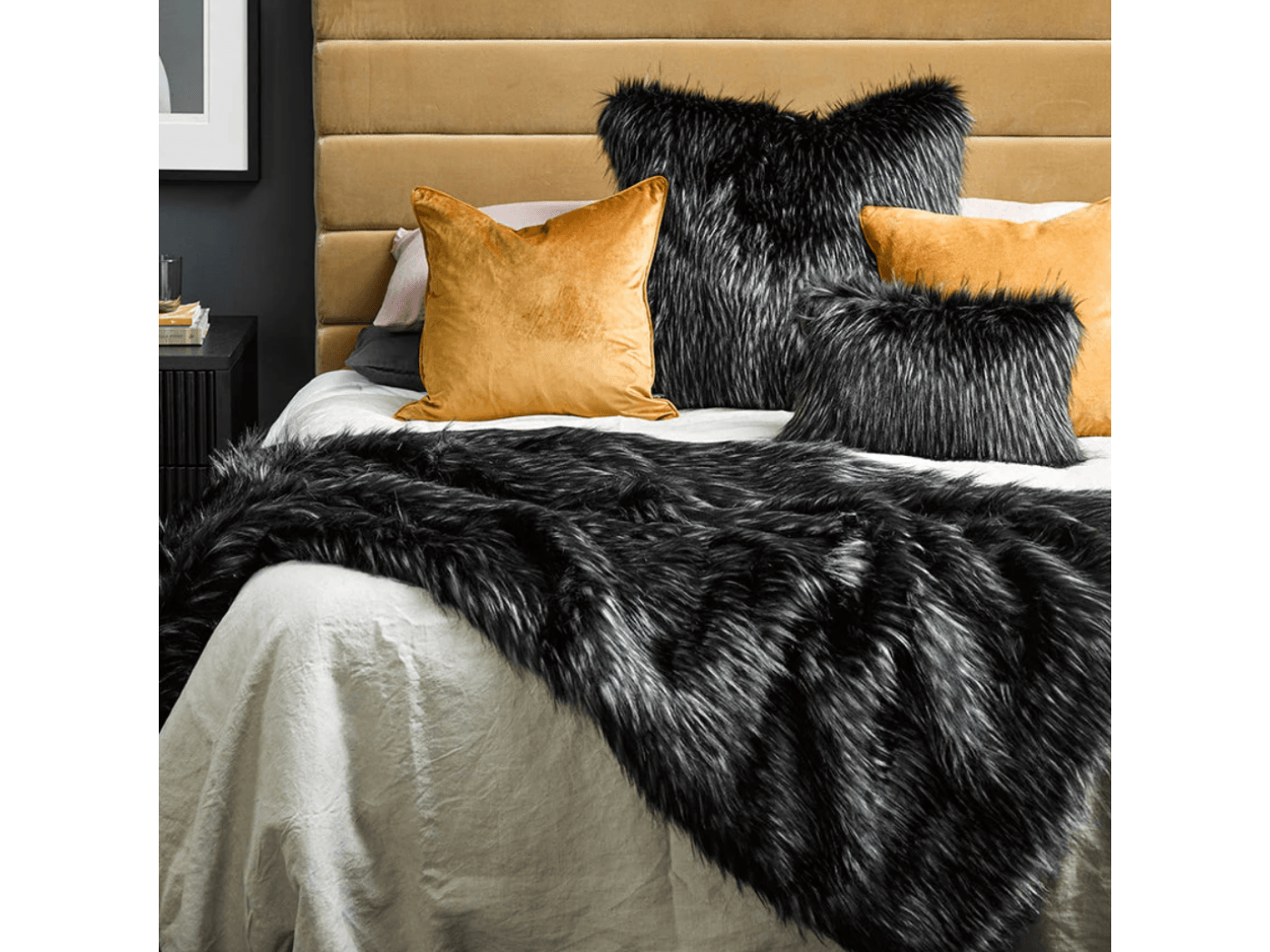Ebony Plume 4.png