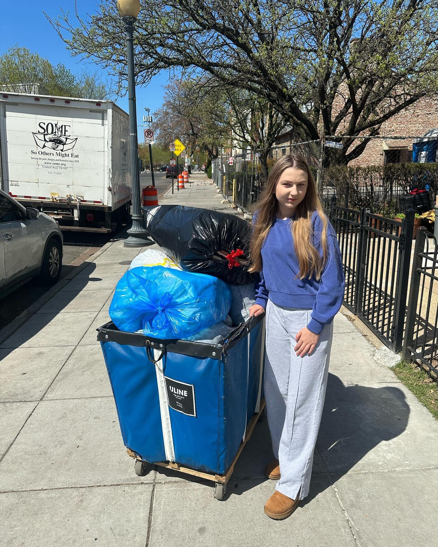 Here are some photos of us donating the items from our Whitman HS drive! 🥳 Our next drive will be in downtown Bethesda! 🏙️ Check out our website (in bio) for details! 💻