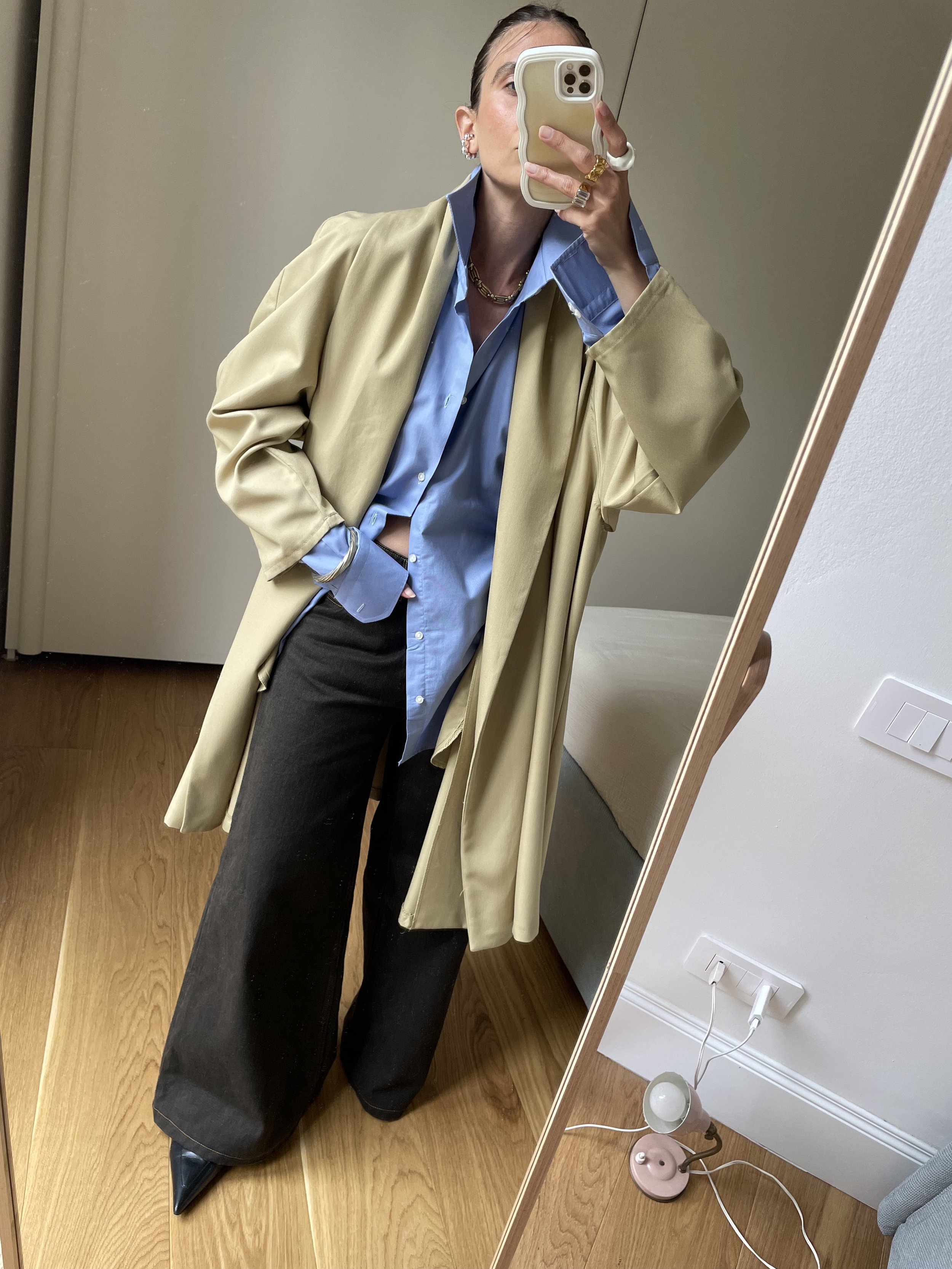Trench sartoriale morbido con collo sciallato khaki