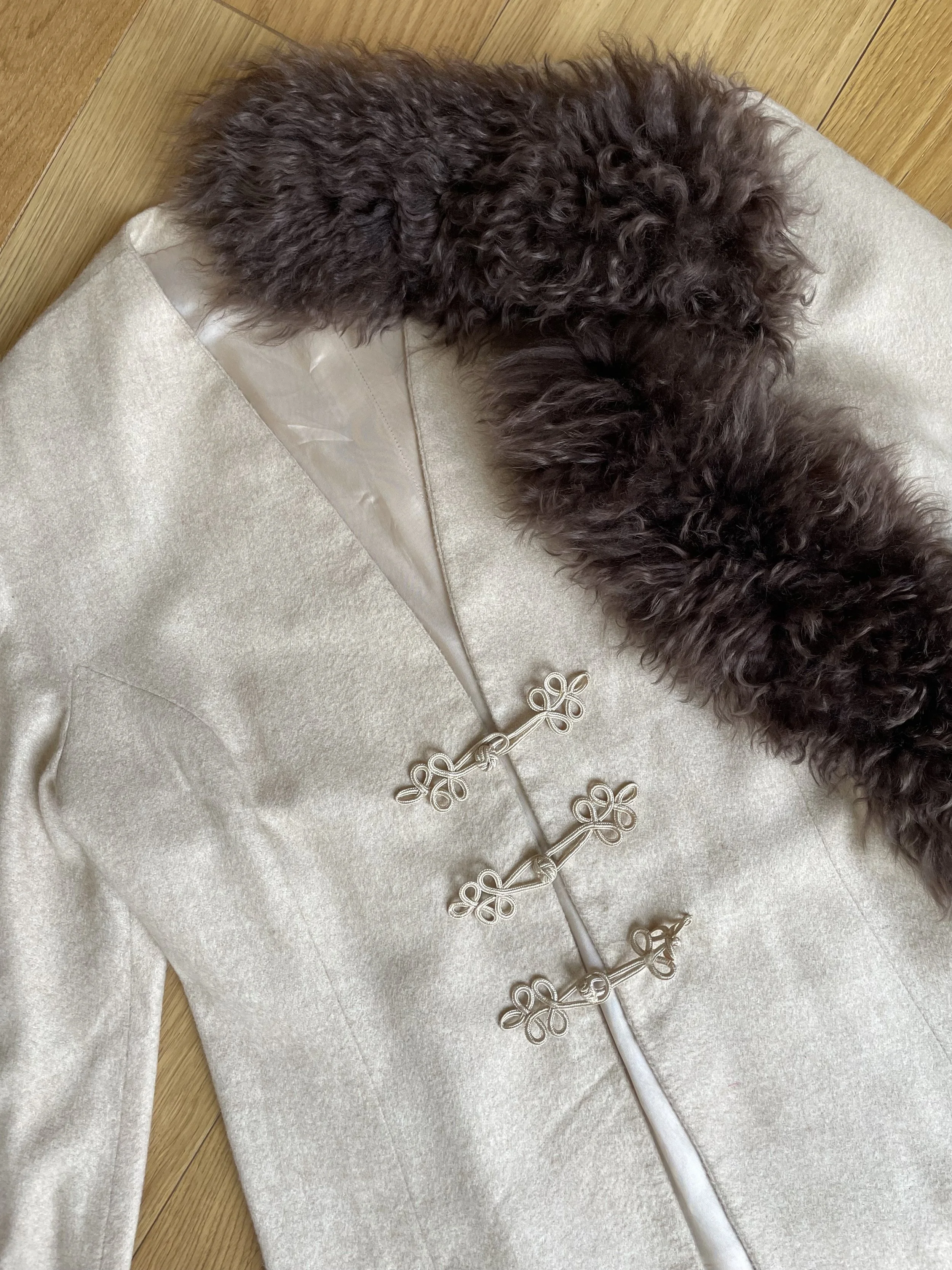 Giacca vintage con alamari panna