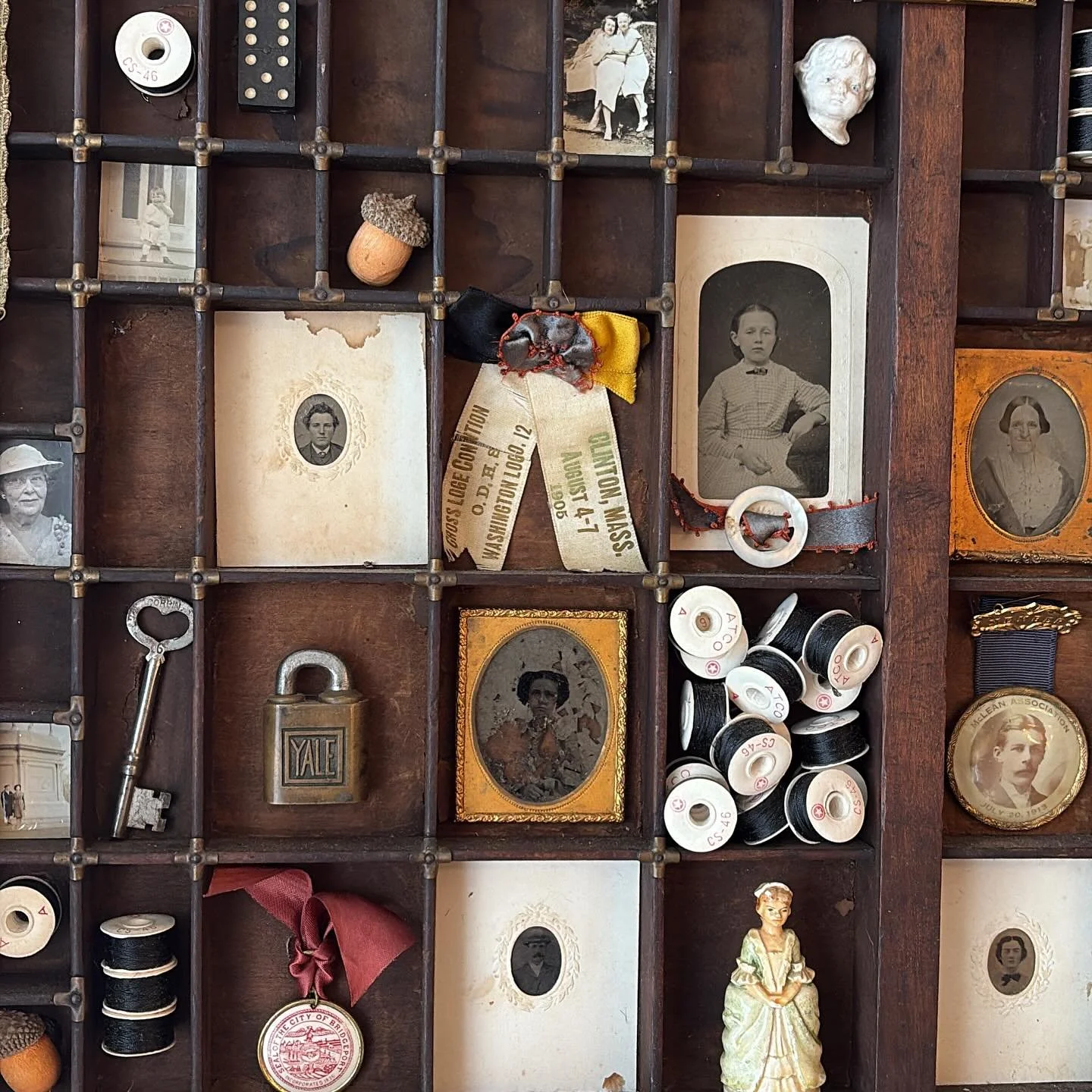 Sometimes it really is about the small things. Do you have small things that bring you joy?

#tinythings #smallpleasures #inspiredbliss #maynardma #shopsmall