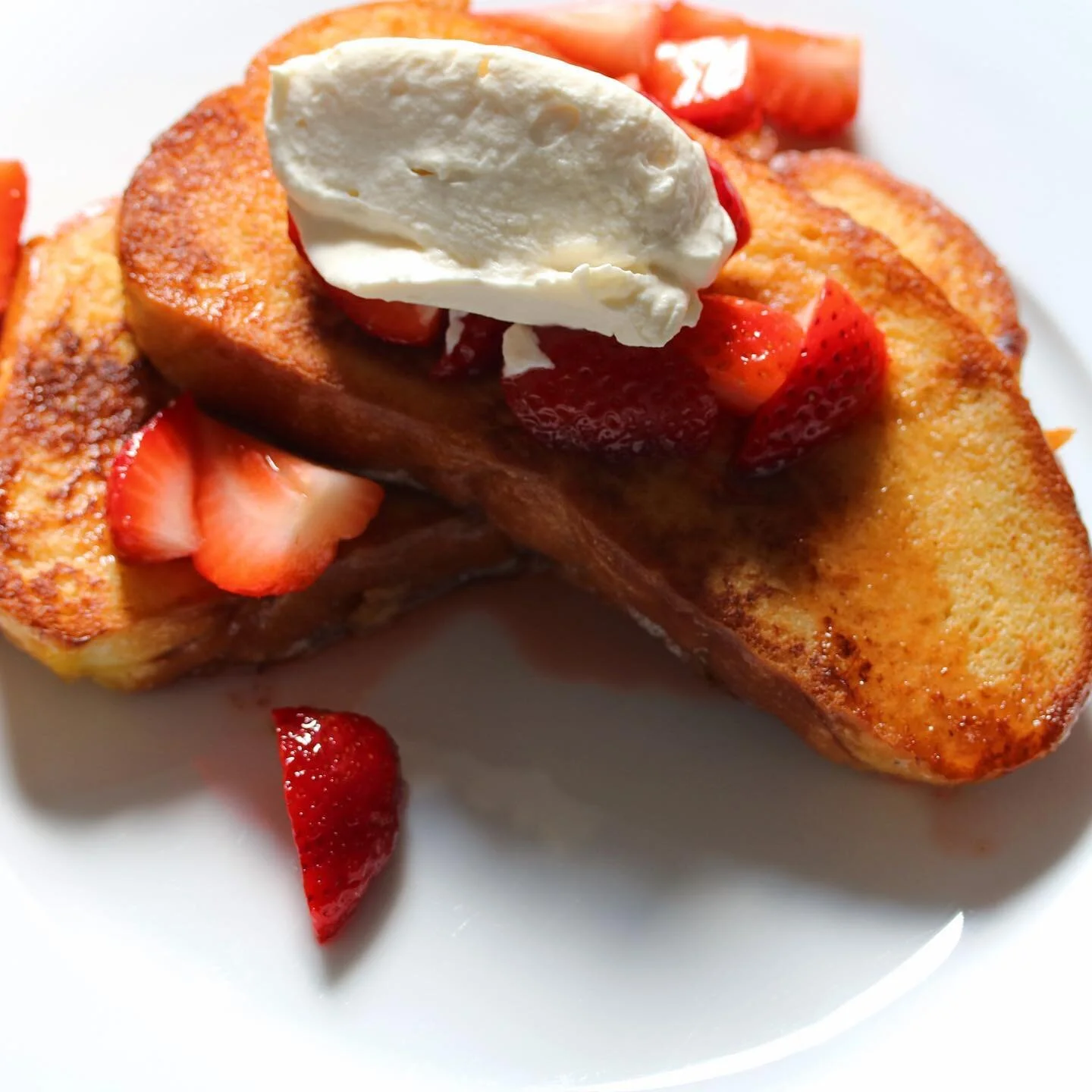 Strawberry Challah French Toast 1.jpeg