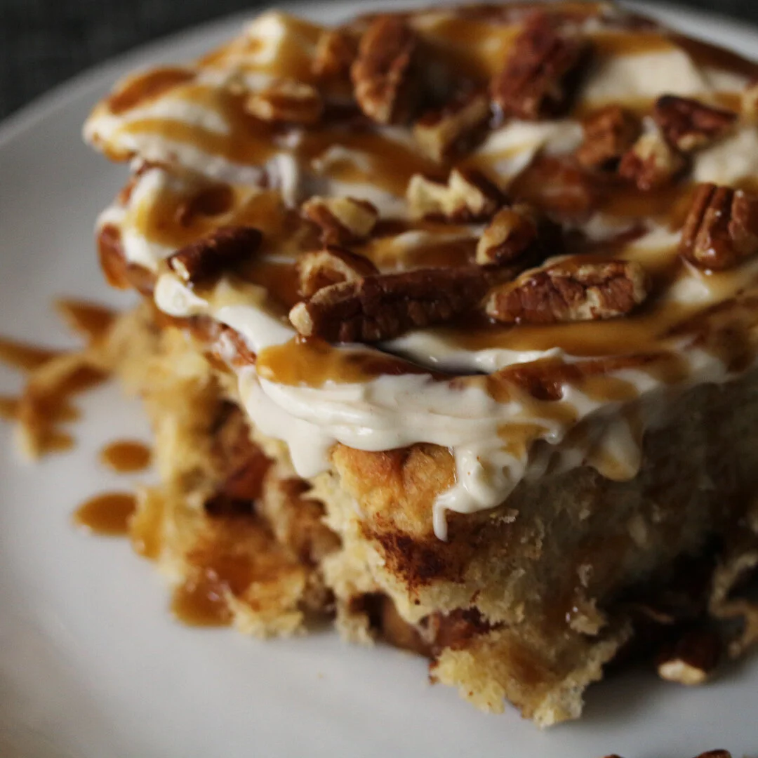 Apple pie cinnamon rolls 1.jpeg