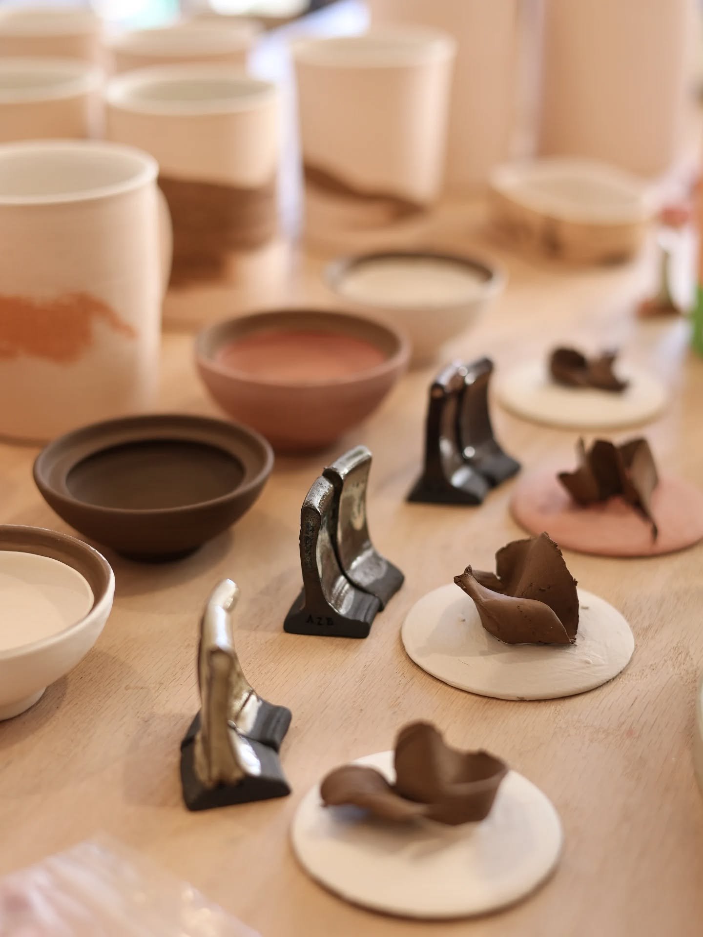 I'm in glazing mode, part 2. Mugs, some little ceremony jars, snakes...

(They will not be ready for Christmas shopping, fyi)

I'm also getting ready for a trip to Massachusetts, to visit my family for the holidays. We are staying longer than usual, 