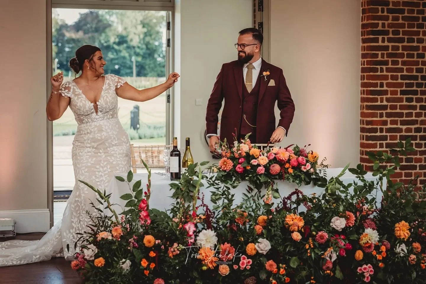 Sweetheart tables are a personal fave. Look how lovely &amp; flowery this set up is 😍 of course, all repurposed from the ceremony too! 

Photo  @tomstenlakephoto
Venue @offleyplace 
Hair @beckys_hairdressing
Mua @lisacritchley_makeupartist
Dress @pu