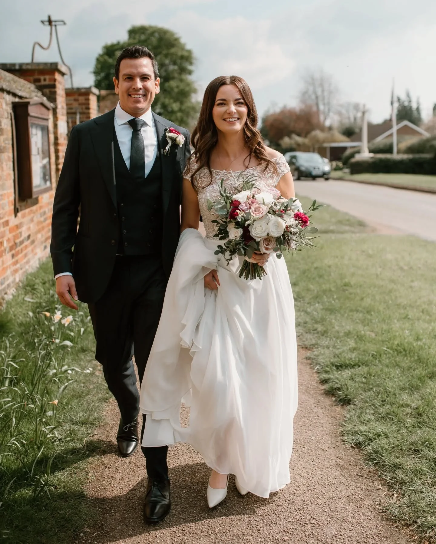 A lovely little throwback to this beautiful wedding. At the local church in Offley, just up the road from our studio 😊 then celebrations at the stunning @offleyplace 

This was a lovely colour palette to work with 😍

Photo @clare_smith_photography 
