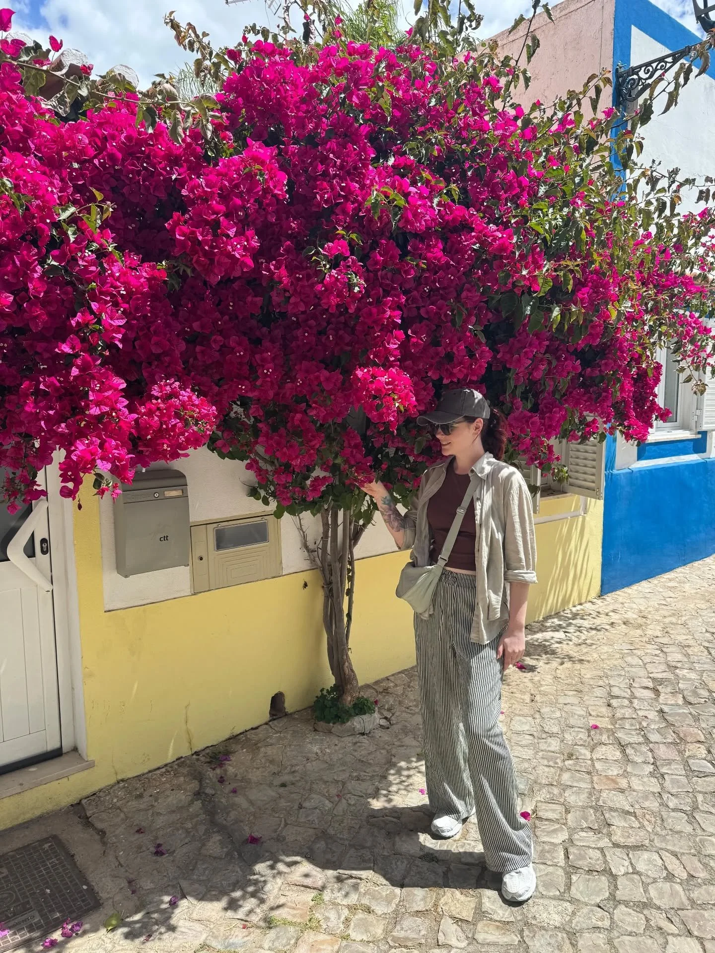 I'm now back in the studio, surrounded by pretty flowers, ready for this weekend's wedding for Natasha &amp; Rory!  I had a lovely little break in Portugal celebrating a couple of big family birthdays 🌸 

I was obsessed with all the beautiful bright