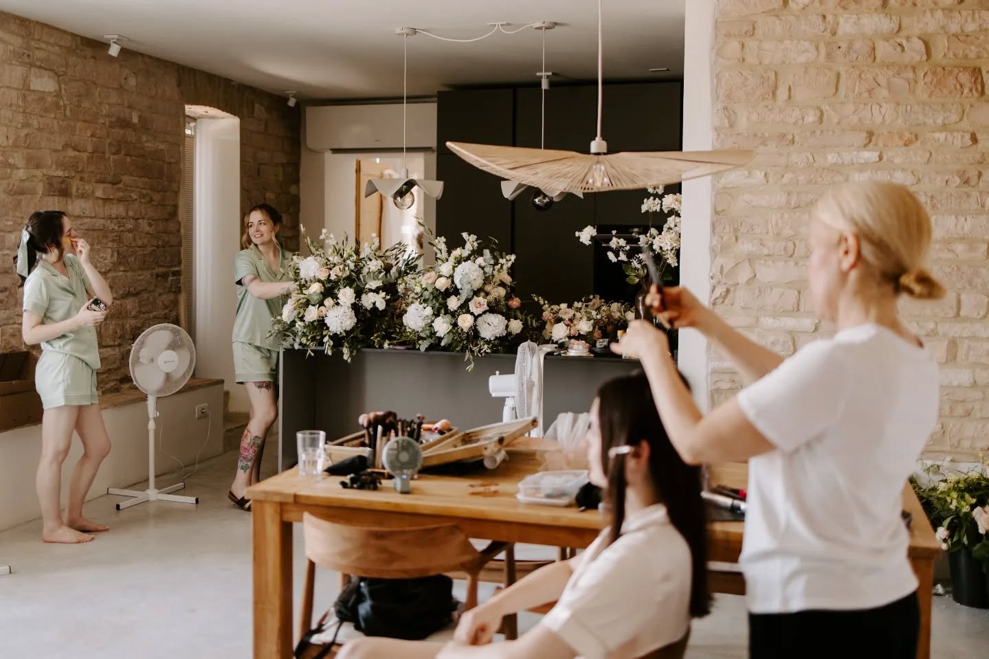 A slightly different floristry workshop for my sister's Italian wedding. The getting ready room doubled up as a flower prep space! 🌸🌿

There was no air con &amp; a crazy heatwave so just a little bit of added stress. 😅 But it all turned out beauti