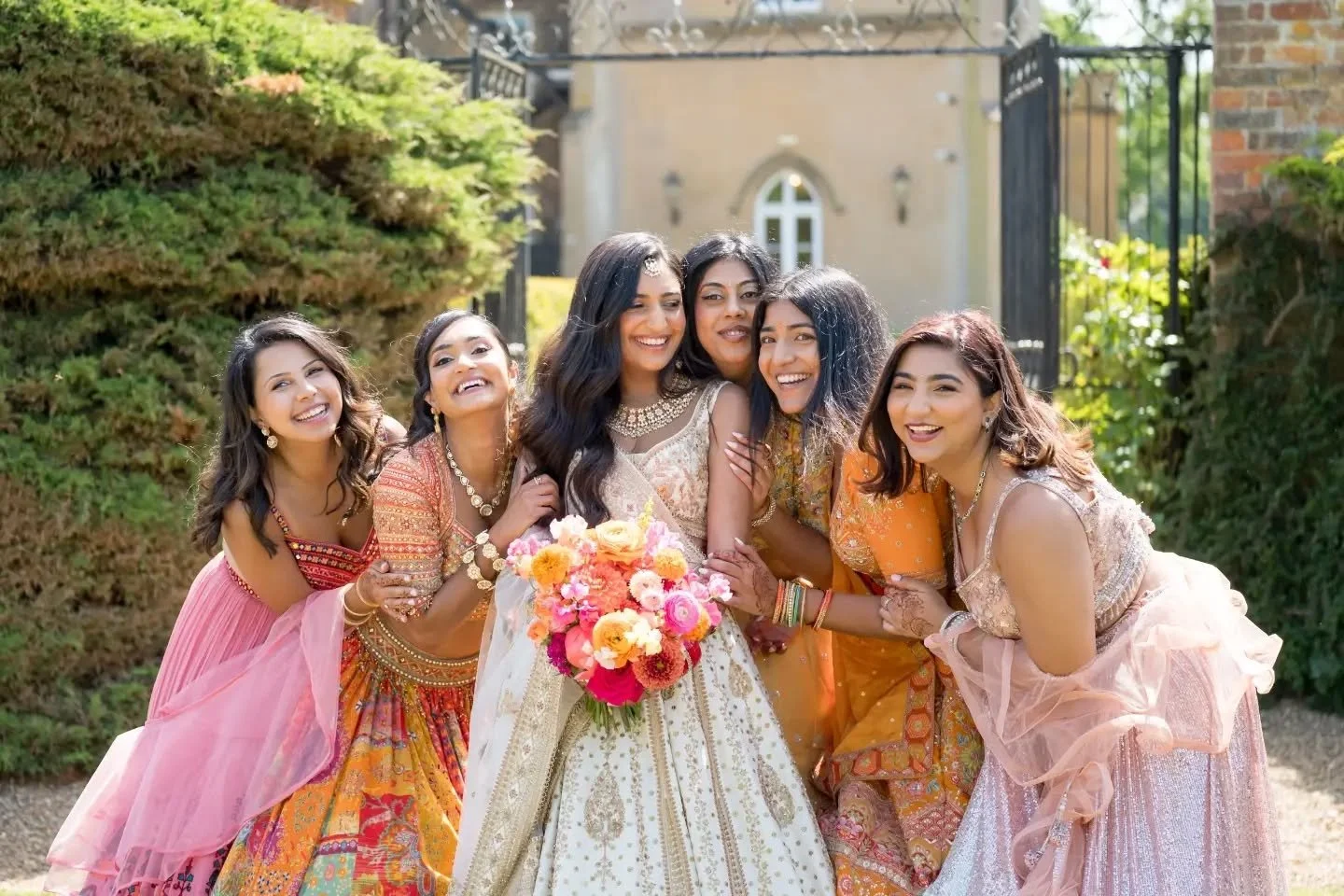 Absolutely love this shot of Zayna &amp; her girls. How amazing do they all look?! 🩷🧡 Sunset vibes for this colour pallette 😍

Photographed in the grounds of the stunning @offleyplace who are hosting an open evening this evening, so if you're look