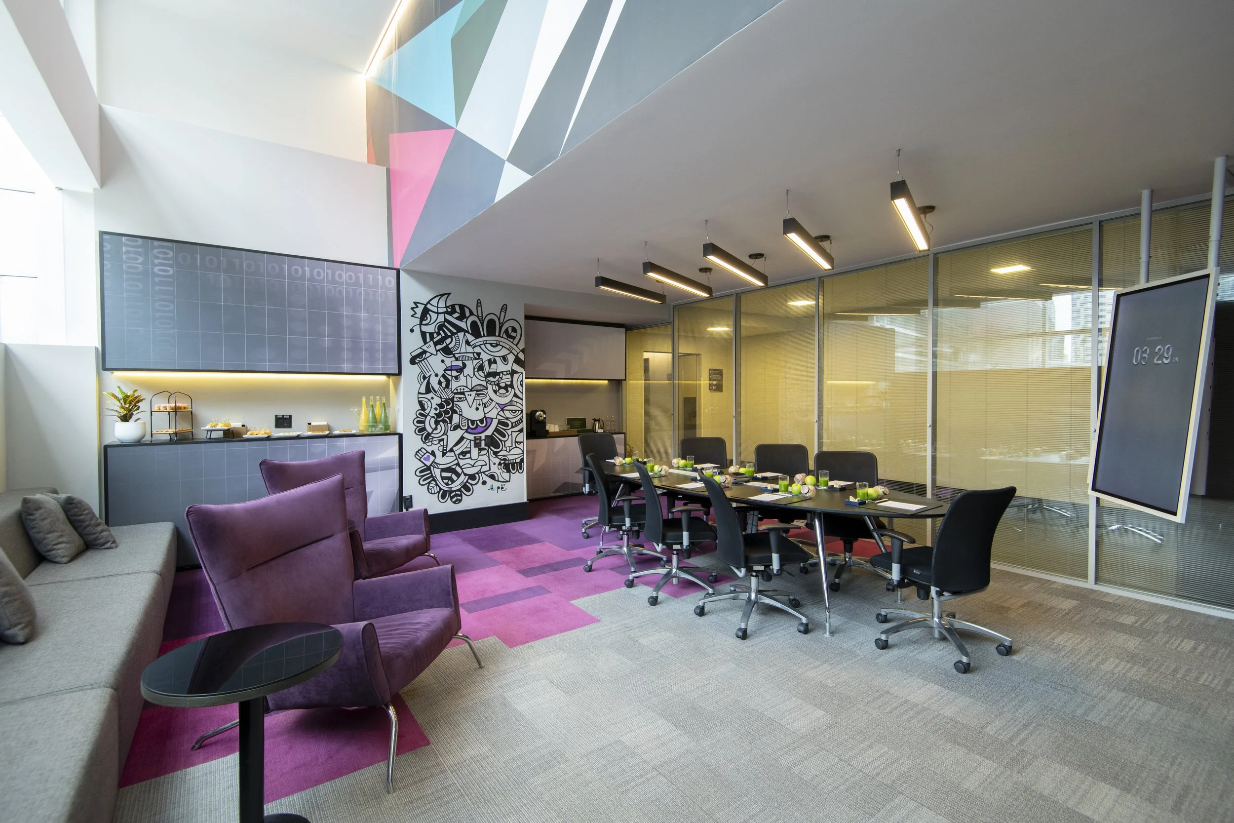 SALAS DE REUNIÕES EQUIPADAS