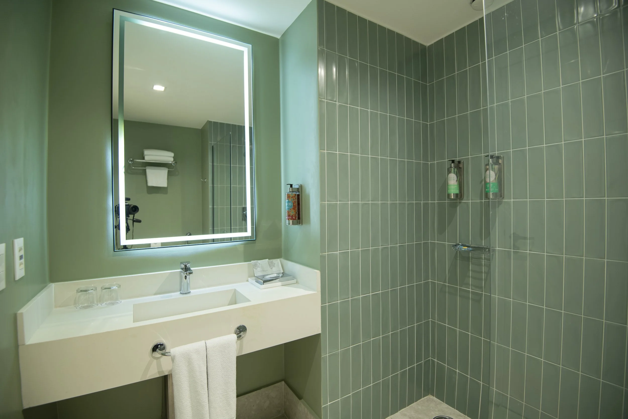 KGA - DELUXE (13).jpg