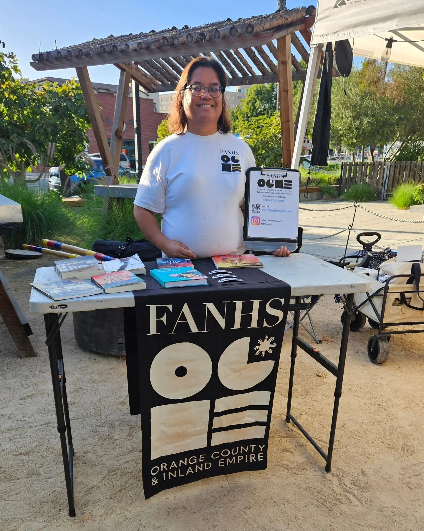 Wonderful evening of community & connection at the Fil Am Fest at the Anaheim Packing District hosted by @ocapica.wellness @packingdistrict @kabataanculture 
FANHS OCIE members were vendors, volunteers & participants in this inaugural event