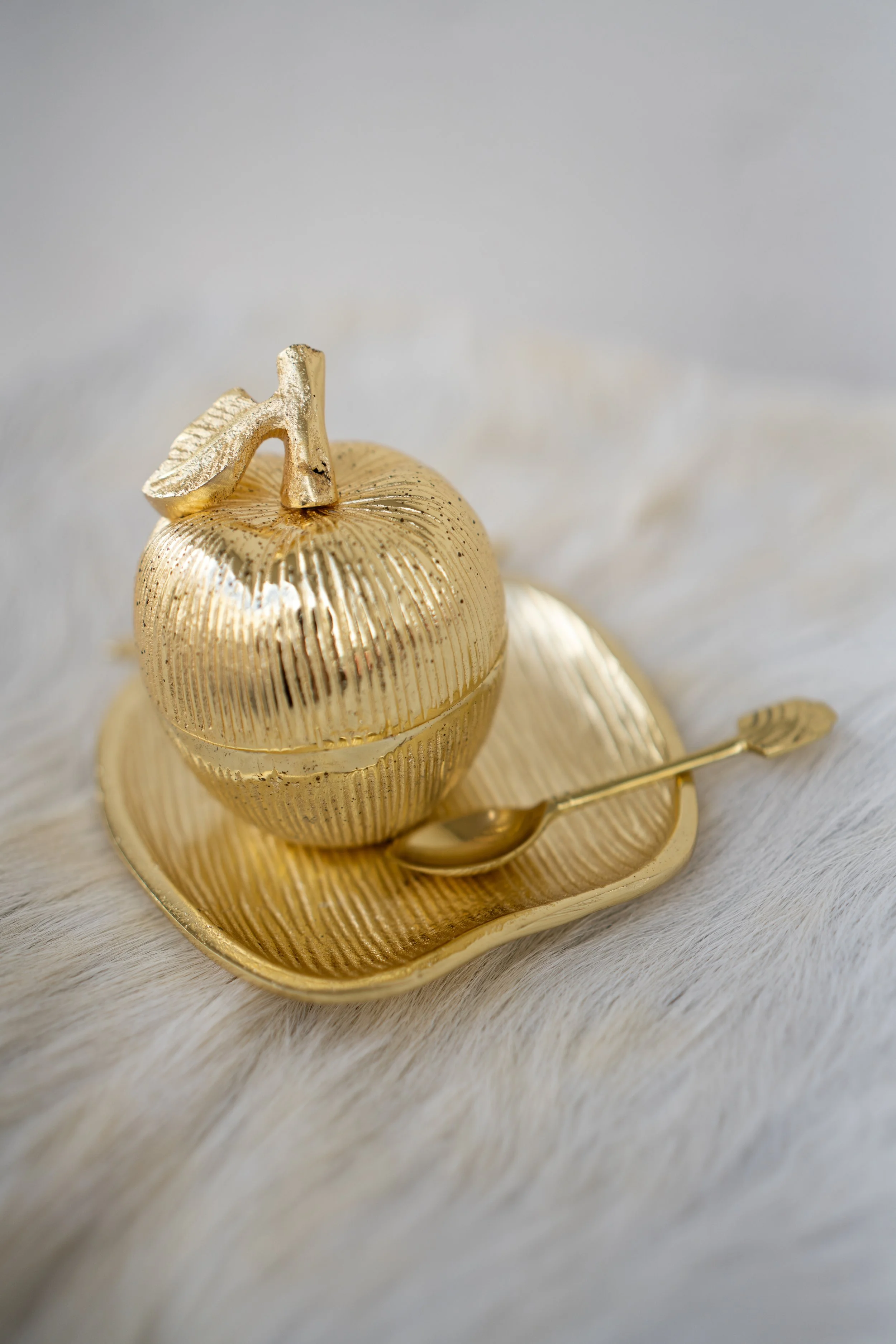 The Noora Golden Apple Sugar Bowl