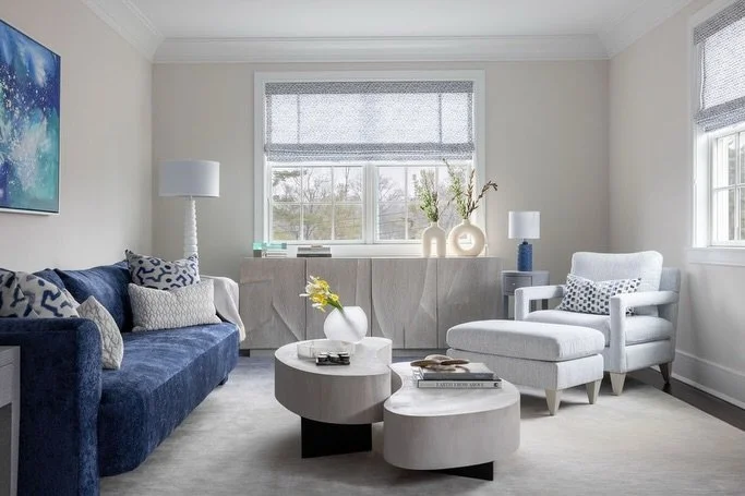 Swipe see how we take a blank space and make it come alive, curated with thoughtful furnishings, a cohesive color palette, and layered textures.
.
Design by: @7b_design 
Photo by: @julie.leffell.photo 
.
Westchester Interior Designer | Westchester Li