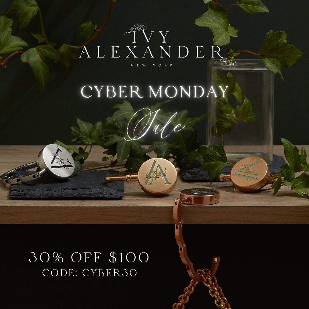 Our Cyber Monday Sale is going on now! 30% off all orders over $100. An Ivy Alexander purse hook is the perfect gift for your loved ones this holiday season.
.
.
.
#IvyAlexander #pursehook #cybermonday #cybermondaysale #holidayshopping #giftideas #sh