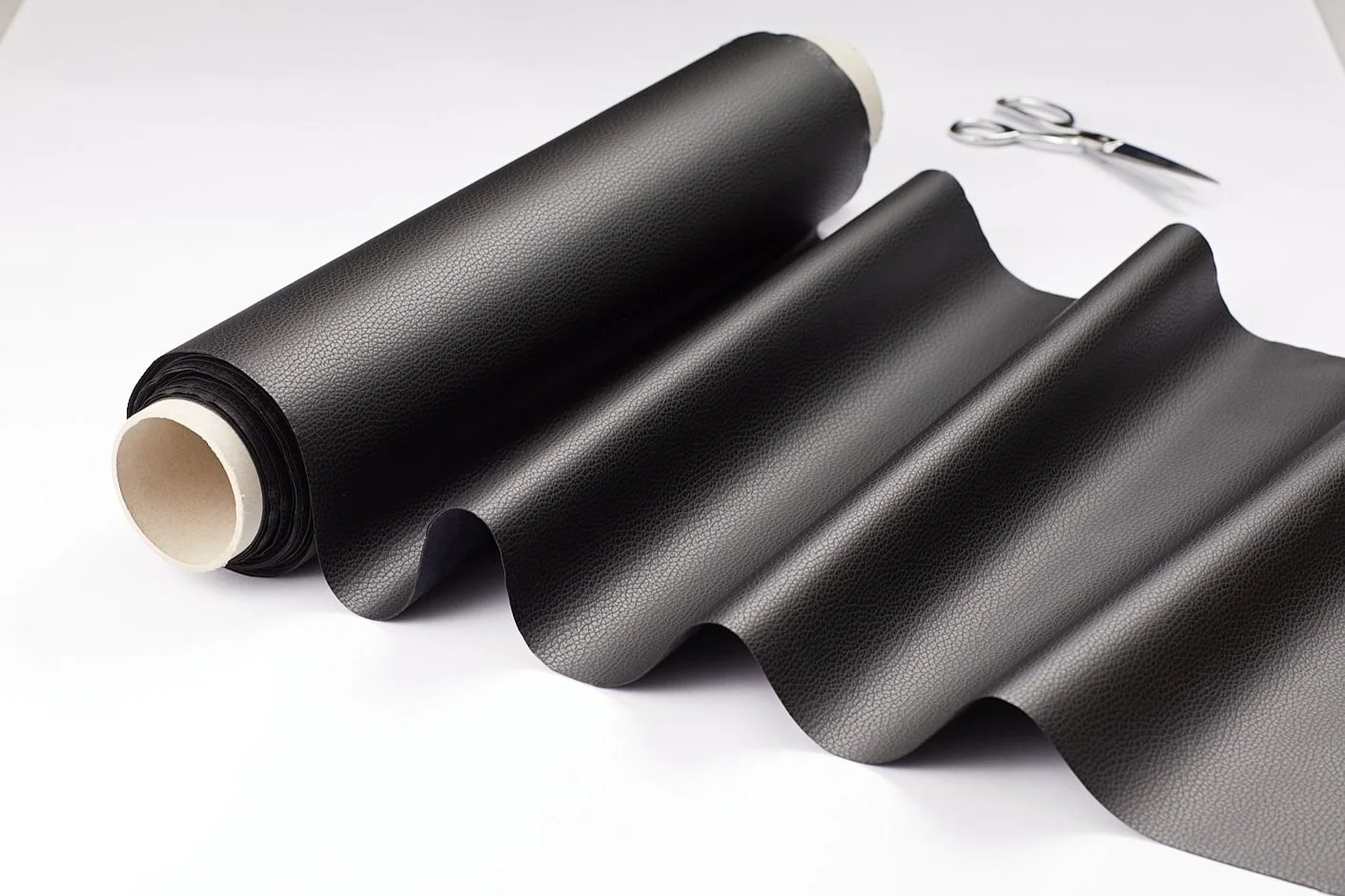 Black Roll_wavy with scissor.jpg